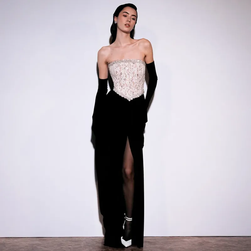 Damen elegantes Abendkleid mit schimmerndem Spitzenoberteil und Drapierungsdetails – Élara