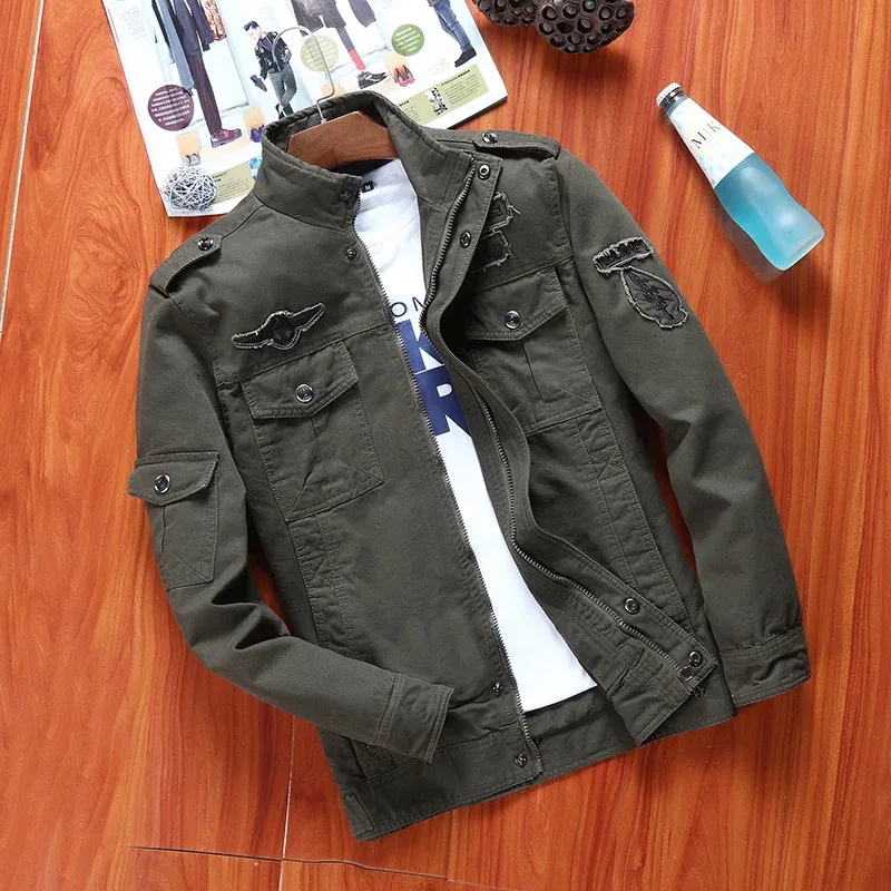 Herren Robust geschnittene Canvas-Combatjacke mit Patches, Stehkragen und Multifunktionspattentaschen – Taviero